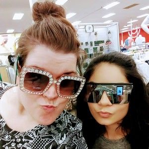 Meet your Posher, Eva